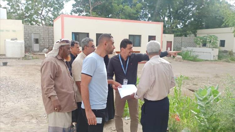تسليم موقع مشروع تركيب منظومة طاقة شمسية لمدرسة خديجة الكبرى بزنجبار للجهة المنفذة 1 تسليم موقع مشروع تركيب منظومة طاقة شمسية لمدرسة خديجة الكبرى بزنجبار للجهة المنفذة