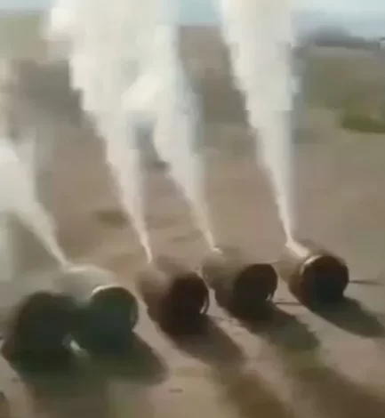 مليشيا الحوثي تفرغ اسطوانات الغاز القادمة من مأرب وتستبدله بالمستورد الإيراني 1 مليشيا الحوثي تفرغ اسطوانات الغاز القادمة من مأرب وتستبدله بالمستورد الإيراني