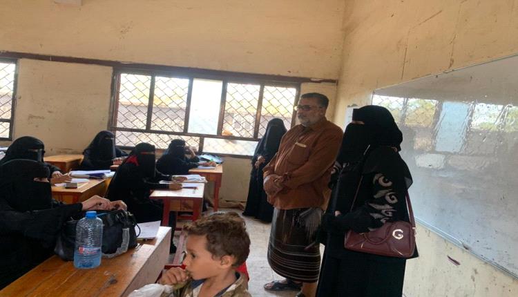 عدن.. استعدادات لفتح فصول للتعليم الثانوي لمحو الأمية بدارسعد