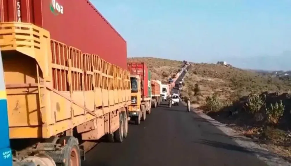 جبايات حوثية إجبارية على قطاع النقل تضاعف معاناة السائقين والتجار