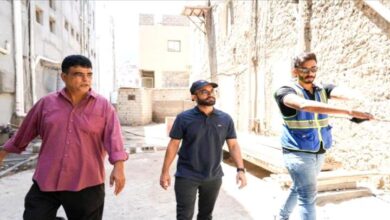 مدير صيرة يتفقد أعمال ترميم المنازل التاريخية في حي الميدان بدعم من اليونسكو