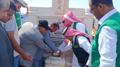 الزعوري ومعاون يضعان حجر الأساس لمشروع إنشاء وتجهيز مركز الاطفال ذوي الاعاقة بالشيخ عثمان 7 الزعوري ومعاون يضعان حجر الأساس لمشروع إنشاء وتجهيز مركز الاطفال ذوي الاعاقة بالشيخ عثمان