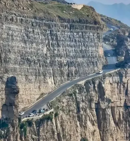 ضحايا في انهيار صخري جديد بنقيل الخذالي الرابط بين محافظتي حجة وعمران 1 ضحايا في انهيار صخري جديد بنقيل الخذالي الرابط بين محافظتي حجة وعمران