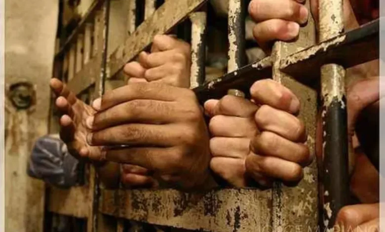 مليشيا الحوثي تواصل حملتها ضد رموز ثورة سبتمبر وتنقل معتقلين إلى سجون سرية بصنعاء 1 مليشيا الحوثي تواصل حملتها ضد رموز ثورة سبتمبر وتنقل معتقلين إلى سجون سرية بصنعاء