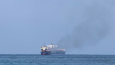 روسيا تُجلي طاقم ناقلة نفط تضررت بغارة أمريكية قبالة ميناء رأس عيسى