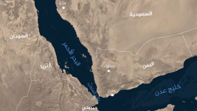 البحرية البريطانية: سفينة تجارية تتعرض لهجوم بمقذوفين قُبالة الصليف
