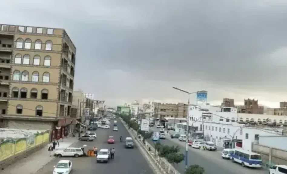 قيادات حوثية تبيع منازلها في صنعاء بأسعار متدنية وسط مخاوف من الاستهداف الجوي