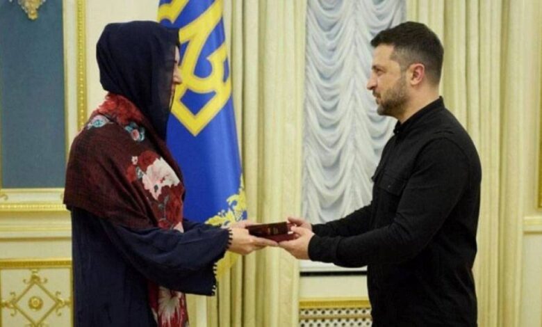 زيلينسكي يشيد بالإمارات ويمنح ريم الهاشمي وساماً تكريمياً لدعم أوكرانيا 1 زيلينسكي يشيد بالإمارات ويمنح ريم الهاشمي وساماً تكريمياً لدعم أوكرانيا