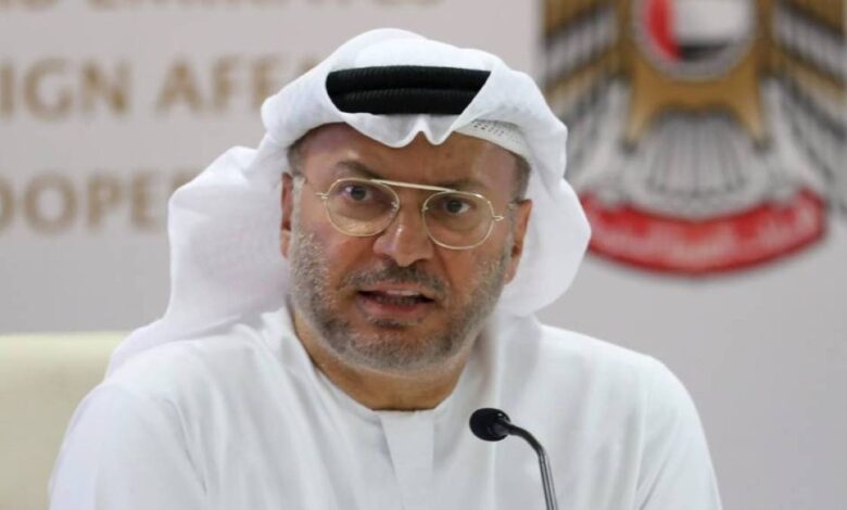 قرقاش: البرهان يتهرّب من مسؤولية السلام والاتهامات ضد الإمارات لا أساس لها
