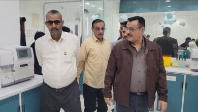 وكيل وزارة الصحة يفتتح مركز عدن التشخيصي في مديرية المنصورة بعدن