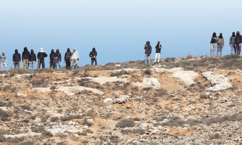 مستوطنون يهاجمون رعاة أغنام فلسطينيين في بيت لحم جنوب الضفة الغربية