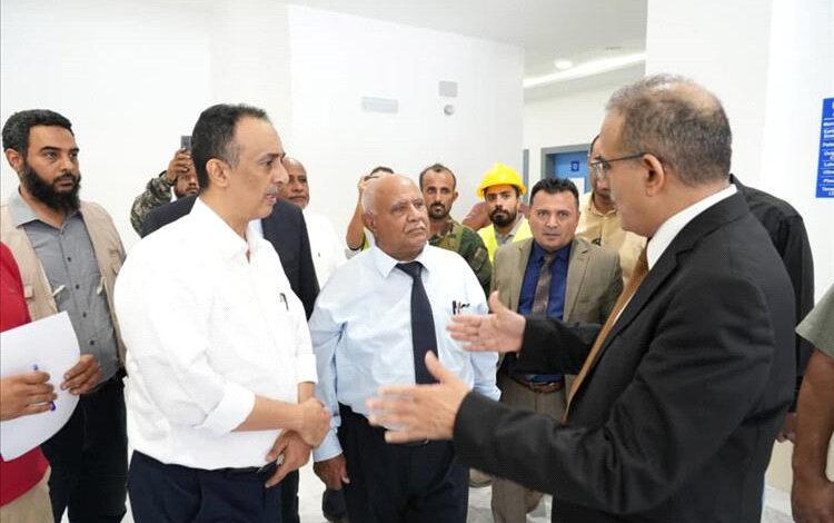 وزير الصحة يتفقد مشاريع حيوية لتعزيز القطاع الصحي في عدن 1 وزير الصحة يتفقد مشاريع حيوية لتعزيز القطاع الصحي في عدن