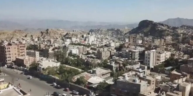 مليشيا الحوثي تعاود قصف الأحياء السكنية شرق تعز