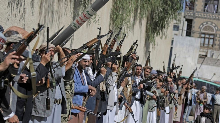 بتهمة إعانة التحالف .. مليشيا الحوثي تأمر بقتل أحد المختطفين في سجونها بصنعاء 1 بتهمة إعانة التحالف .. مليشيا الحوثي تأمر بقتل أحد المختطفين في سجونها بصنعاء
