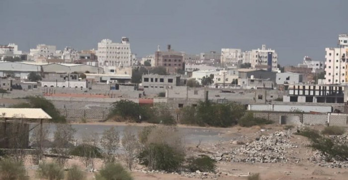 نيران مليشيا الحوثي تستهدف المناطق السكنية في الدريهمي وشرق الحديدة