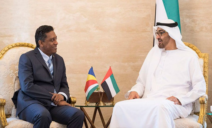 رئيس جمهورية سيشل يشكر دولة الإمارات على منح بلاده شحنة لقاحات كورونا 1 رئيس جمهورية سيشل يشكر دولة الإمارات على منح بلاده شحنة لقاحات كورونا