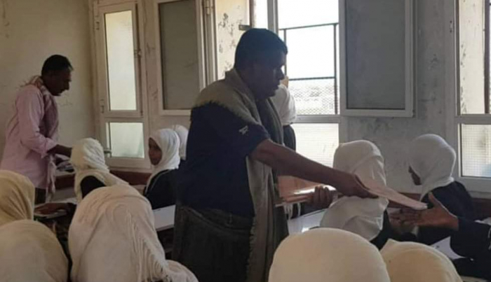 خليفه الإنسانية تدعم 1719 طالباً بالكتب الدراسية في حديبو بسقطرى 1 خليفه الإنسانية تدعم 1719 طالباً بالكتب الدراسية في حديبو بسقطرى