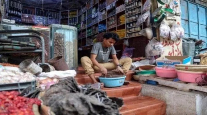 سقطرى .. إغلاق 12 محلاً مخالفاً للتسعيرة 1 سقطرى .. إغلاق 12 محلاً مخالفاً للتسعيرة