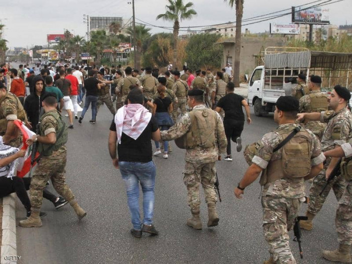 لبنان .. توقيف 5 أشخاص يشتبه بمشاركتهم بإضرام النار في مبنى بلدية طرابلس 1 لبنان .. توقيف 5 أشخاص يشتبه بمشاركتهم بإضرام النار في مبنى بلدية طرابلس