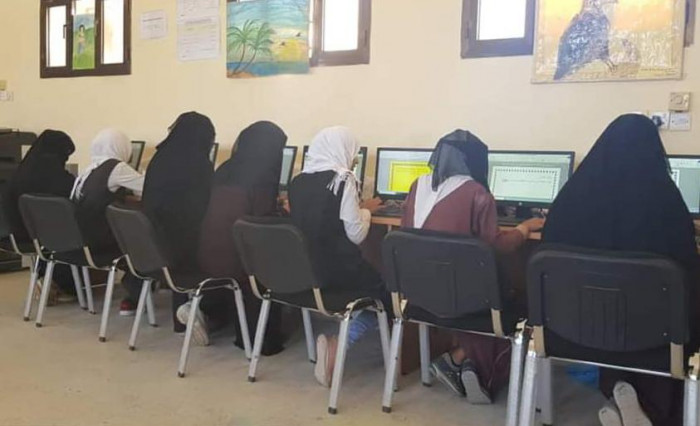 بدعم من خليفة الإنسانية .. إطلاق دورات تدريبية على الحاسوب لمعلمي وطالبات ثانوية الزهراء بسقطرى 1 بدعم من خليفة الإنسانية .. إطلاق دورات تدريبية على الحاسوب لمعلمي وطالبات ثانوية الزهراء بسقطرى