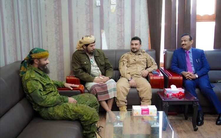 بن الوزير يشيد بدور قوات العمالقة في ترسيخ أمن واستقرار شبوة 1 بن الوزير يشيد بدور قوات العمالقة في ترسيخ أمن واستقرار شبوة