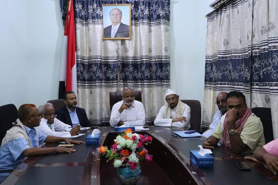 محافظ الحديدة يناقش مع محلي الخوخة خطة المديرية للعام 2021 1 محافظ الحديدة يناقش مع محلي الخوخة خطة المديرية للعام 2021