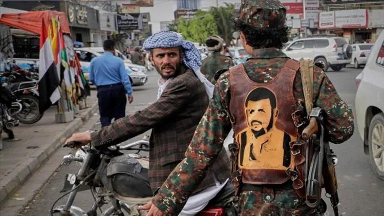 مليشيا الحوثي تُخلي مرافق حيوية في صنعاء وتنقل قياداتها إلى محافظات مجاورة