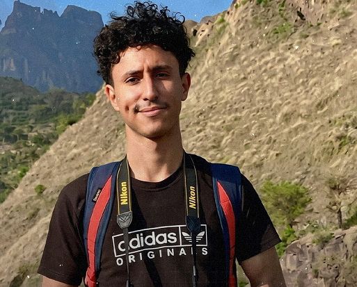 مليشيا الحوثي تجبر مصوراً سياحياً في إب على ترك التصوير وبيع صفحته ومعداته 1 مليشيا الحوثي تجبر مصوراً سياحياً في إب على ترك التصوير وبيع صفحته ومعداته