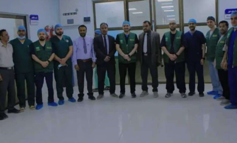العامري يدشن المشروع الطبي التطوعي لجراحة المفاصل ومضاعفات الكسور بمستشفى سيئون