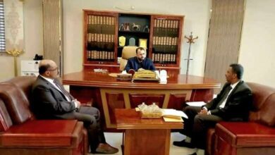 وزير الأشغال العامة والطرق يلتقي وكيل محافظة شبوة 2 وزير الأشغال العامة والطرق يلتقي وكيل محافظة شبوة
