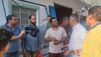 الجاوي يتفقد موقع حادث انهيار “البلكونة” في المعلا بعدن