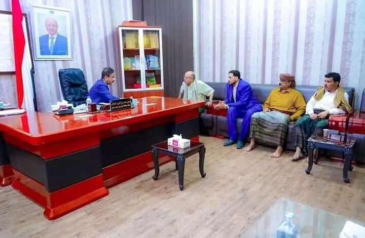 محافظ شبوة يصادق على عقد انشاء مركز الانزال السمكي بمديرية رضوم بدعم الإمارات 1 محافظ شبوة يصادق على عقد انشاء مركز الانزال السمكي بمديرية رضوم بدعم الإمارات