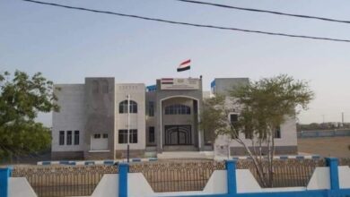 محلي المخا يطالب بوقف البناء في المناطق غير المخططة