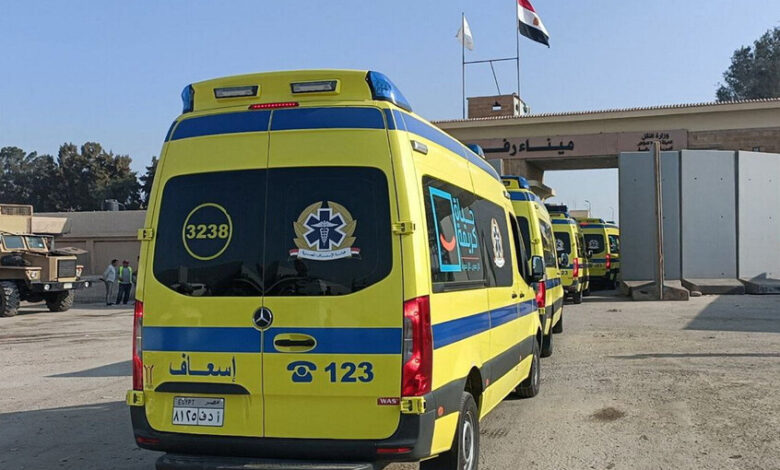 مصر تعلن وصول الدفعة الاولى من المصابين والجرحى القادمين من غزة