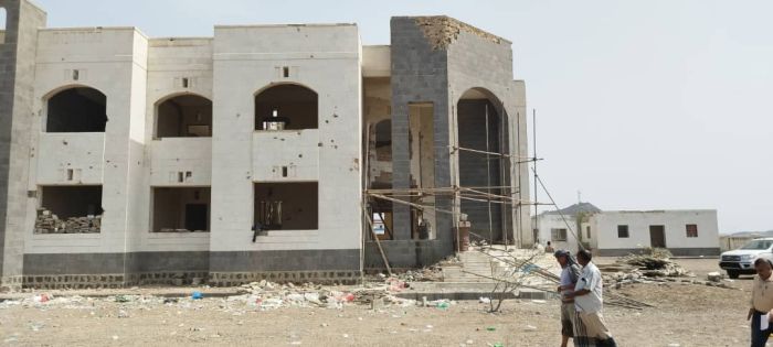 مدير مديرية ذو باب يطلع على سير أعمال ترميم المجمع الحكومي 1 مدير مديرية ذو باب يطلع على سير أعمال ترميم المجمع الحكومي