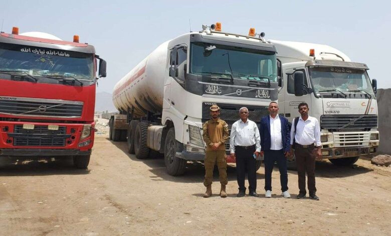 بتوجيهات المحرمي.. إحالة قضية تهريب مقطورات الغاز إلى القضاء في عدن 1 بتوجيهات المحرمي.. إحالة قضية تهريب مقطورات الغاز إلى القضاء في عدن