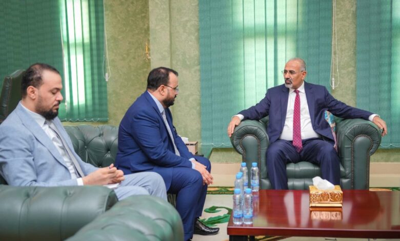 الزُبيدي يدعو لتسريع تأهيل الطرق الاستراتيجية وتعزيز جودة البنية التحتية في عدن 1 الزُبيدي يدعو لتسريع تأهيل الطرق الاستراتيجية وتعزيز جودة البنية التحتية في عدن