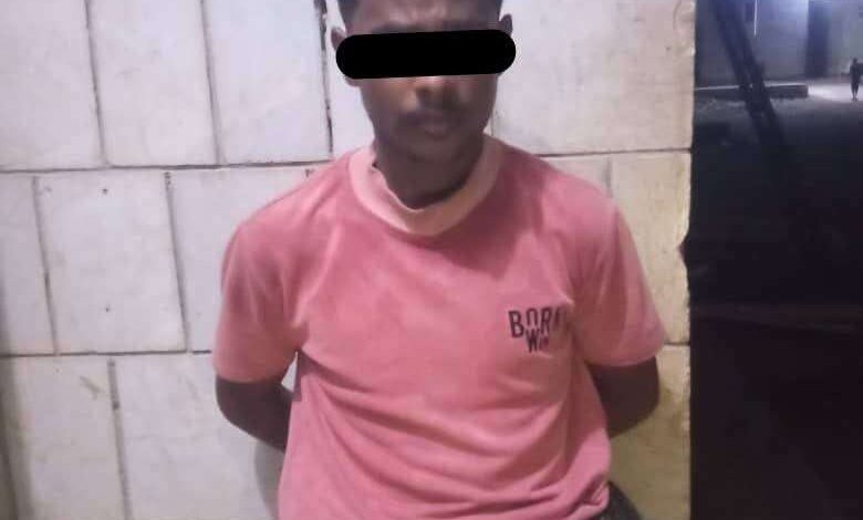 جريمة تهز أبين.. الأمن يلقي القبض على شاب خنق شقيقته حتى الموت 1 جريمة تهز أبين.. الأمن يلقي القبض على شاب خنق شقيقته حتى الموت
