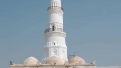 المخا.. إنجاز ترميم منارة جامع الشاذلي التاريخي برعاية طارق صالح