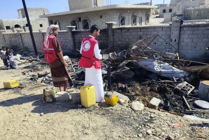 الغيضة.. احتراق عِشّة في مجمع السعيد يترك أسرتين بلا مأوى ويقضي على مواشيهما