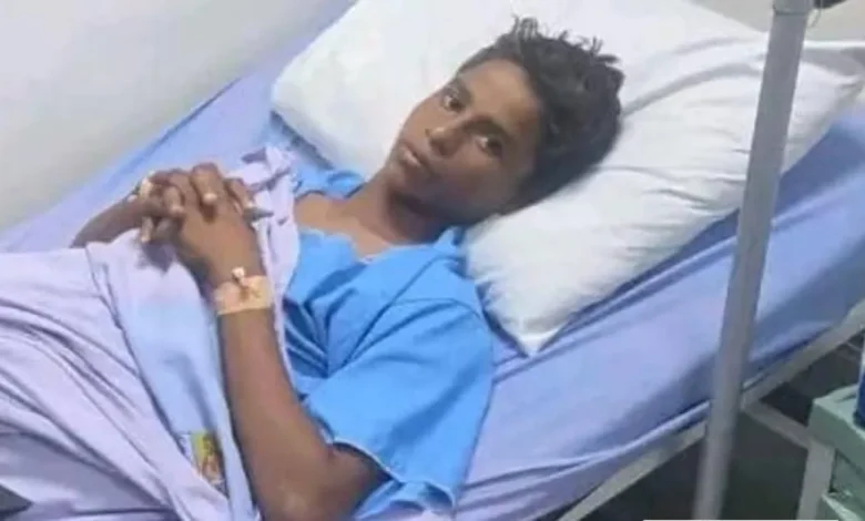 مسلح حوثي يعتدي على طفل بائع سمك في الحديدة