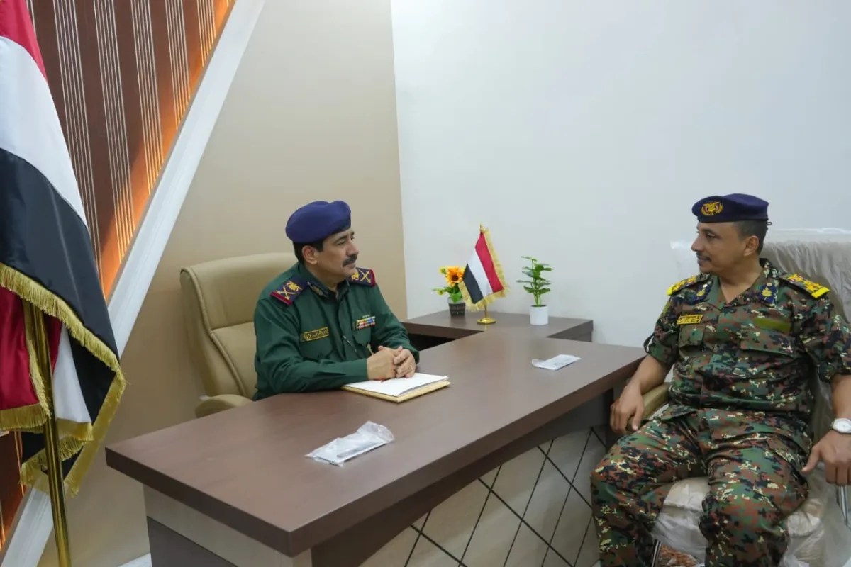 وزير الداخلية يطلع على جهود الأجهزة الأمنية في الحديدة خلال لقاء بعدن
