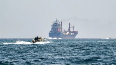 البحرية البريطانية ترصد 35 بلاغًا عن هجمات وأنشطة مشبوهة في الخليج ومضيق هرمز
