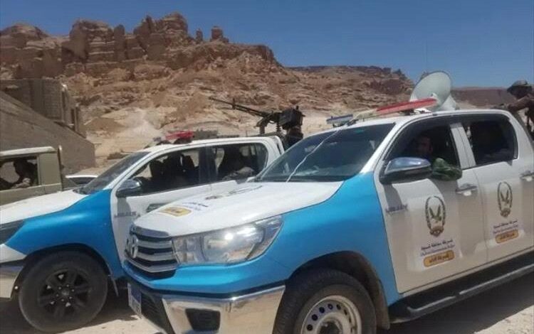 شرطة شبوة تضبط متهماً أغلق مدرسة ومنع سير العملية التعليمية في مرخة السفلى 1 شرطة شبوة تضبط متهماً أغلق مدرسة ومنع سير العملية التعليمية في مرخة السفلى