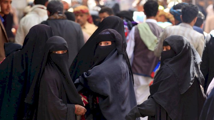 بريطانيا تستنكر انتهاكات الحوثي ضد النساء في اليمن