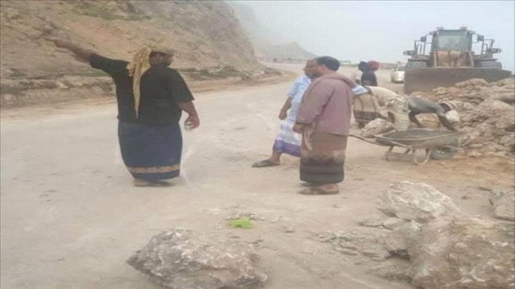 المهرة تُسرّع تأهيل طريق الغيضة–حوف–صرفيت استعداداً لموسم الخريف السياحي 1 المهرة تُسرّع تأهيل طريق الغيضة–حوف–صرفيت استعداداً لموسم الخريف السياحي