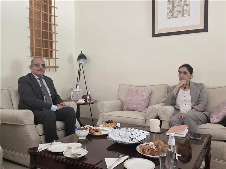 وزير الصحة يبحث مع السفيرة البريطانية توسيع الدعم الصحي في اليمن