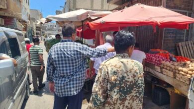 حملة ميدانية في صيرة بعدن لتنظيم الأسواق وتحسين انسيابية المرور