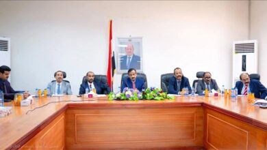 تنفيذي شبوة يناقش تقارير الأداء ويشدد على تنمية الموارد ورفع كفاءة الخدمات 3 تنفيذي شبوة يناقش تقارير الأداء ويشدد على تنمية الموارد ورفع كفاءة الخدمات