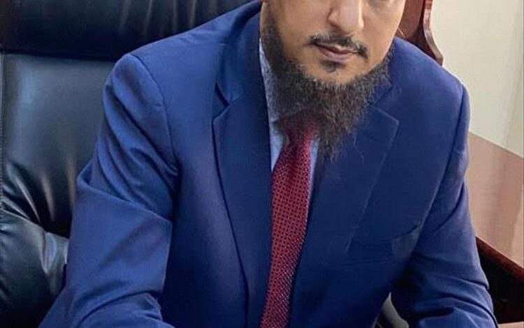 محافظ عدن عبد الرحمن شيخ يبدأ مهامه رسمياً ويتعهد بتعزيز الخدمات والاستقرار